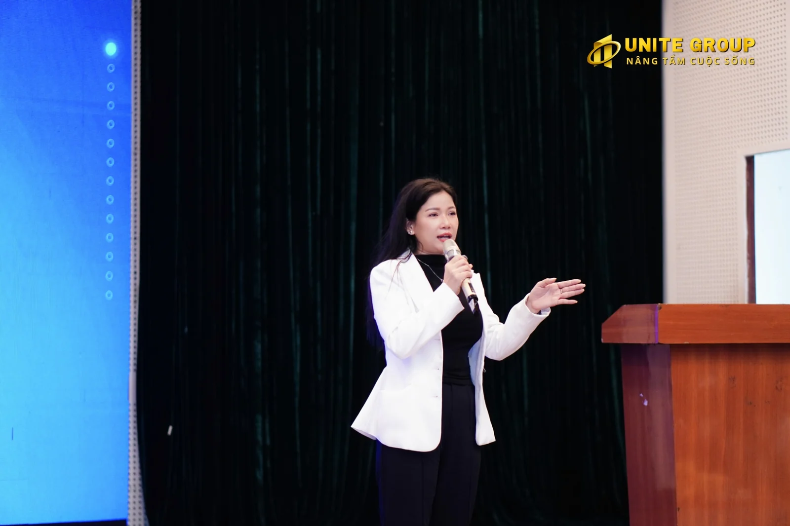 Koko Linh chia sẻ tại hội nghị Unite Group